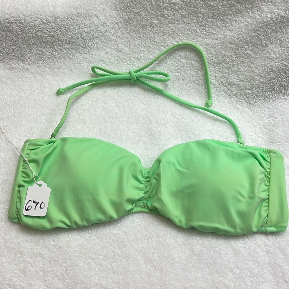 VICTORIA’S SECRET BIKINI TOP SIZE L